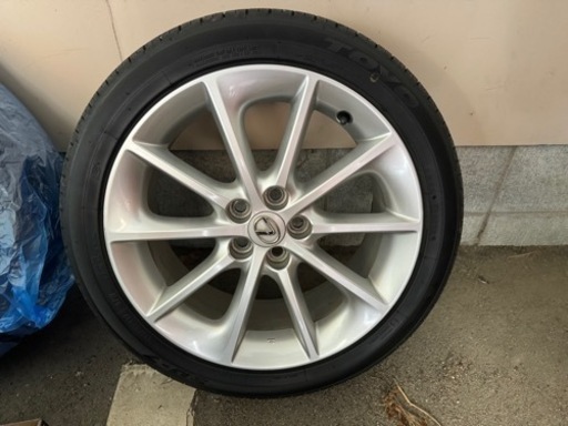 車のパーツ タイヤ、ホイール