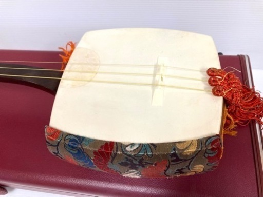 SOLD OUT！◆三味線◆花梨細棹 胴破れ無し 中古 撥／駒／替え糸／ケース他 すぐ使えます！