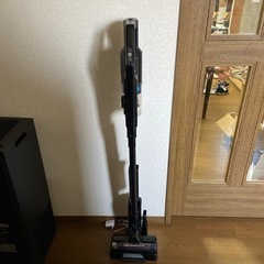 アイリスオーヤマ充電式サイクロンスティッククリーナーSCD-R1...