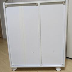 ニトリ　キャスター付き収納　本棚の画像