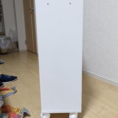 ニトリ　キャスター付き収納　本棚の画像