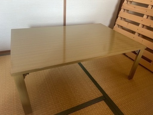 折りたたみ式テーブル