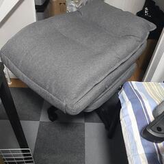 [引取りに来ていただける方限定]SKYEゲーミングチェアの画像