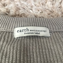 earth music&ecology ニット　ベージュの画像