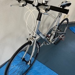 ★5,000円off！　ジャイアント GIANT MR4F  アルミ 折りたたみ自転車 ミニベロ 24インチ  2×8速 シルバー　専用ローラー付きキャリーバッグ付の画像