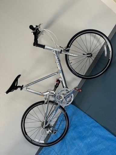 ★5,000円off！　ジャイアント GIANT MR4F  アルミ 折りたたみ自転車 ミニベロ 24インチ  2×8速 シルバー　専用ローラー付きキャリーバッグ付 ☆5，000円off！ ジャイアント GIANT MR4F アルミ 折りたたみ自転車