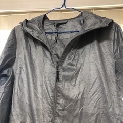 ユニクロ　ポケッダブルパーカー　数回使用しまっておりましたの画像