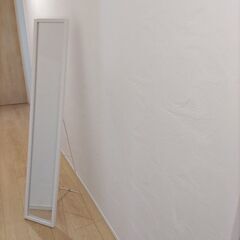 姿見　全身鏡　ミラー　長さ150cm, 幅27cm（外枠込）