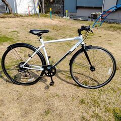 24年2月新車購入で超美品! オートライト付きクロスバイク フォ...