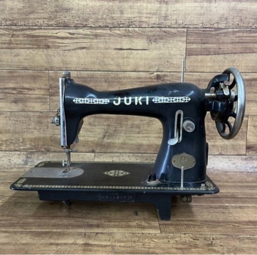 d715503 TOKYO JUKI ミシン ジューキ 黒 ブラック手芸 裁縫 手芸品 インテリア 昭和レトロ アンティーク 動作未確認 現状品 中古品