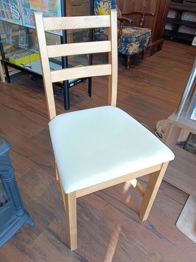 IKEA　ダイニングチェア　布張り　ベージュ　サイズ（約）幅42×奥44×高86　　■近隣配送無料 買取GO‼　栄和店