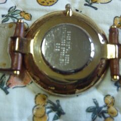 スイス製・紳士用腕時計・piere cardin /ゴールド色の美品！QUARTS稼働になります、電池切れ致しています。の画像