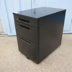 3段ワゴン　ブラック　オカムラ製ヴィラージュ　