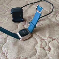 値下げしました　スマートウォッチ　フィットビット　fitbit versa2の画像