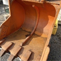 d215604 メーカー不明 ユンボ バケット 建機 重機 海外 建設機械 アタッチメント ヤンマー 部品 パーツ 宮城県 現状品 中古品の画像
