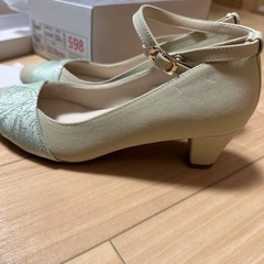 新品 / ヒールパンプス 22.5cmの画像