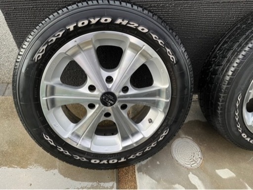 車のパーツ タイヤ、ホイール