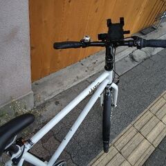 美品☆LASSIG[レッシグ]700cクロスバイク 7speed/ホワイトの画像