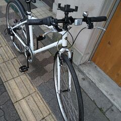 美品☆LASSIG[レッシグ]700cクロスバイク 7speed/ホワイトの画像