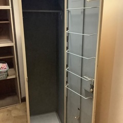 いい感じに寂れたロッカーの画像