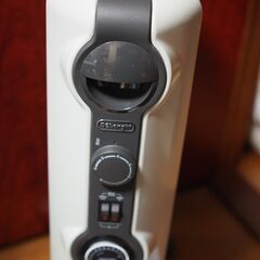 デロンギ　オイルヒーター HJ0812の画像