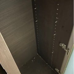 劣化ありでもまだ使える食器棚の画像