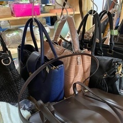 👜バッグいろいろ処分価格！表示価格の半額セール開催中！　アールワン田川の画像
