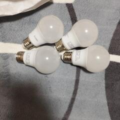 ダイソー　E26 LED電球4個　一日だけ使用　電球色の画像