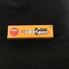 D8EA NGKプラグ　4個セットの画像