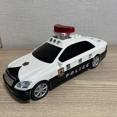 パトカーおもちゃ