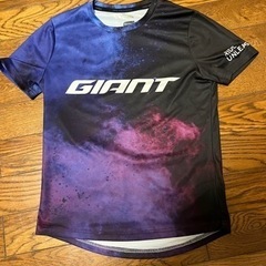 【新品未使用‼️】激レア⁉️giant バックポケットTシャツ
