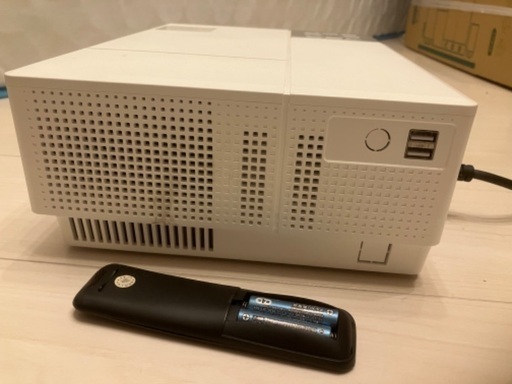 プロジェクター　ホームシアター yaber Y60