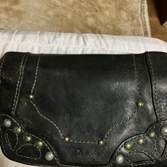 財布ダコタとシビラブランドの画像