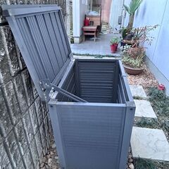 【ご希望に添えずすみませんでした】外置きふた付きごみ箱１　さしあげますの画像