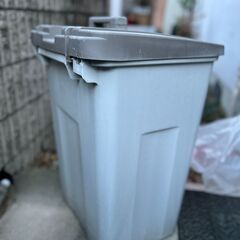 【ご希望に添えずすみませんでした】外置きふた付きごみ箱２　さしあげますの画像