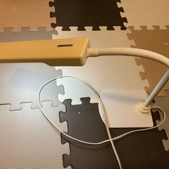 値下げしました！　デスクランプ　電気スタンド　３段階　タッチ式の画像