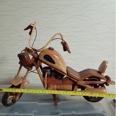 木製オートバイの画像
