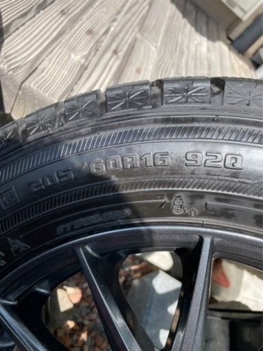 車のパーツ タイヤ、ホイール