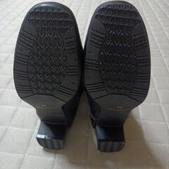 新品未使用　ハーフブーツ　ミドル丈　黒の画像