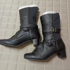 新品未使用　ハーフブーツ　ミドル丈　黒の画像