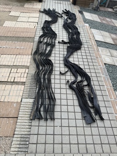 ジオセルグリッド　砂利留め　ぬかるみ対策　駐車場