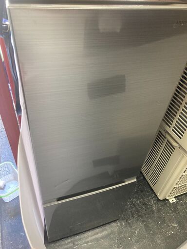 ☆中古￥14,800！HITACHI　154㍑2ドア冷蔵庫　家電　RL-154KA型　2020年製　幅48㎝ｘ奥行58㎝ｘ高さ127㎝　【BC030】
