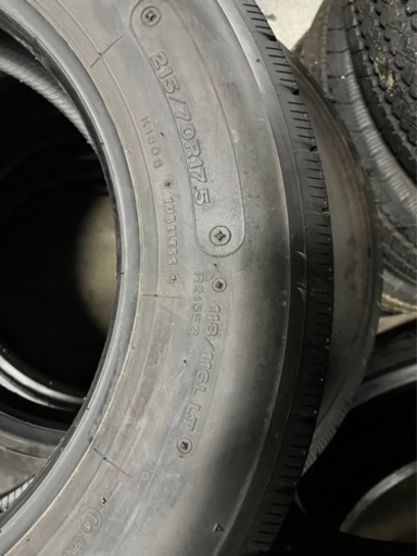 車のパーツ タイヤ、ホイール