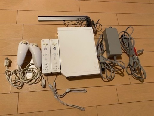 Wii本体＋Wiiリモコン×2＋ヌンチャク×2