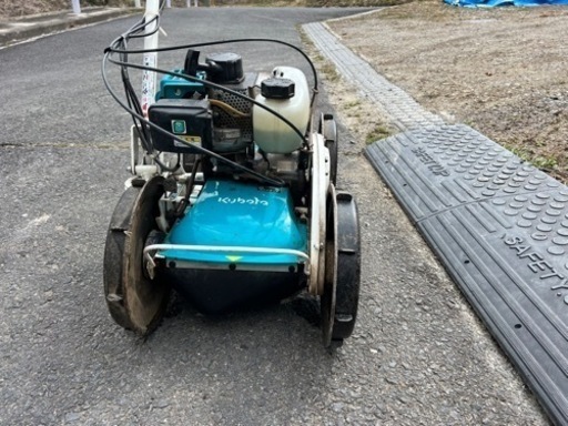 クボタ GC-K300 カルモ デラックス 自走式  草刈機4WD 