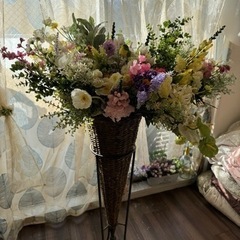 おしゃれなアイアンとアバカ素材のプランタースタンドと造花のセット