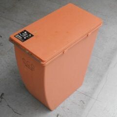 プラスチックゴミ箱　お引取り可能な方。