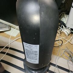 電気　小型　ファンヒーター　ストーブ　温風の画像