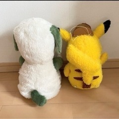 ✨まとめてお安く❗️✨わんわん ピカチュウ 大きめぬいぐるみ2個セットの画像
