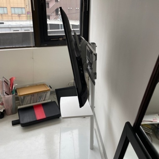 最終価格更に値下げしました。テレビ台付きスマートテレビ、パソコン 周辺機器